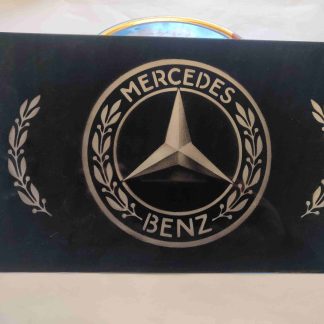 Käsinmaalattu peltikyltti Mercedes Benz