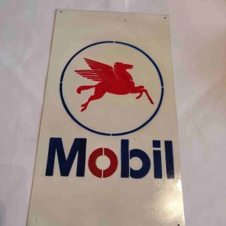 Käsinmaalattu peltikyltti Mobil